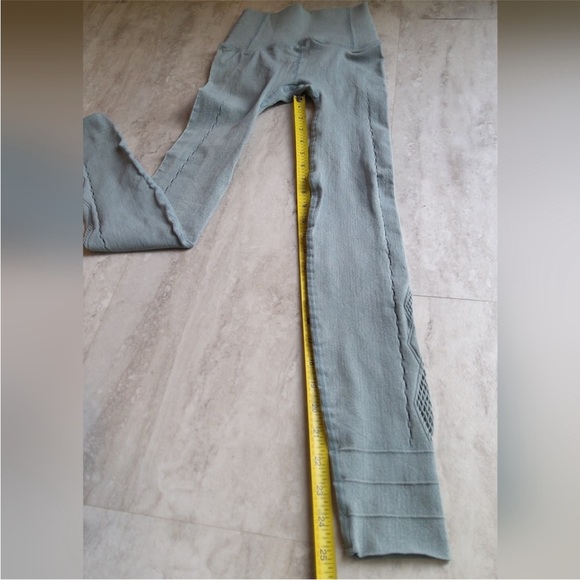 NWOT Free People High Rise Length Running Through My Mind Leggings! Size XS/S - Picture 4 of 9